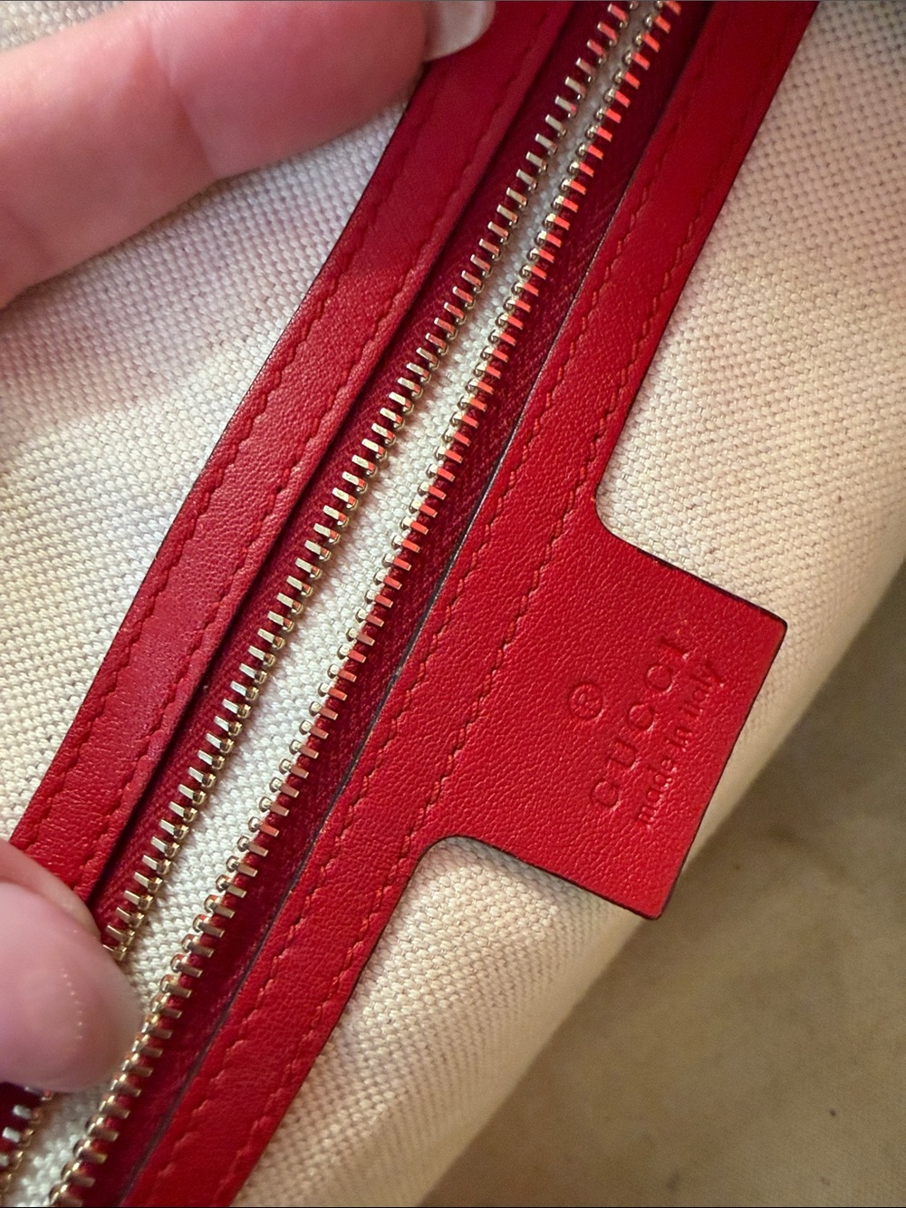 GUCCI Beige GG Supreme Satchel w/Red Leather Trim, dust bag, detachable Gucci - Picture 8 of 12